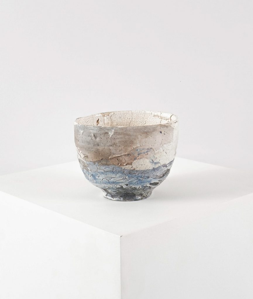 Vase bleu cassé