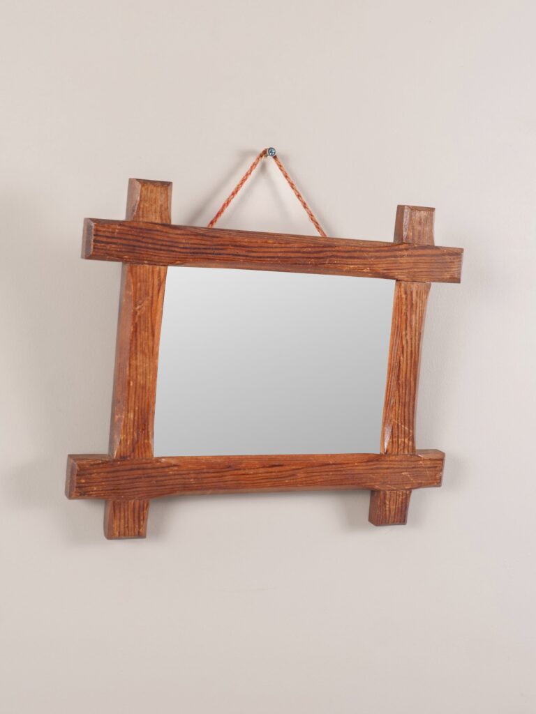 travail brutaliste miroir bois